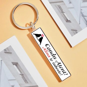 Breloc Personalizat Condu Atent Cineva Te Iubeste