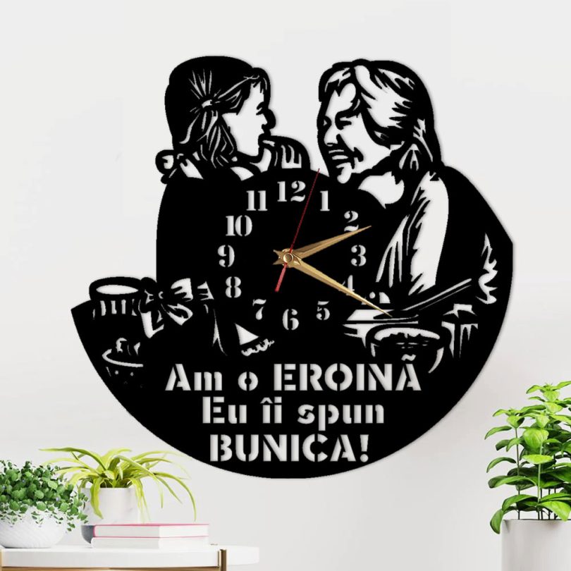 Ceas cadou pentru bunica eroina