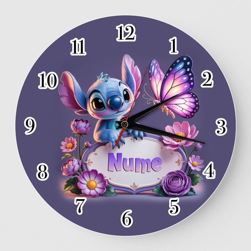Ceas personalizat cu nume – model Stitch & fluture Ceas personalizat cu nume – model Stitch & fluture