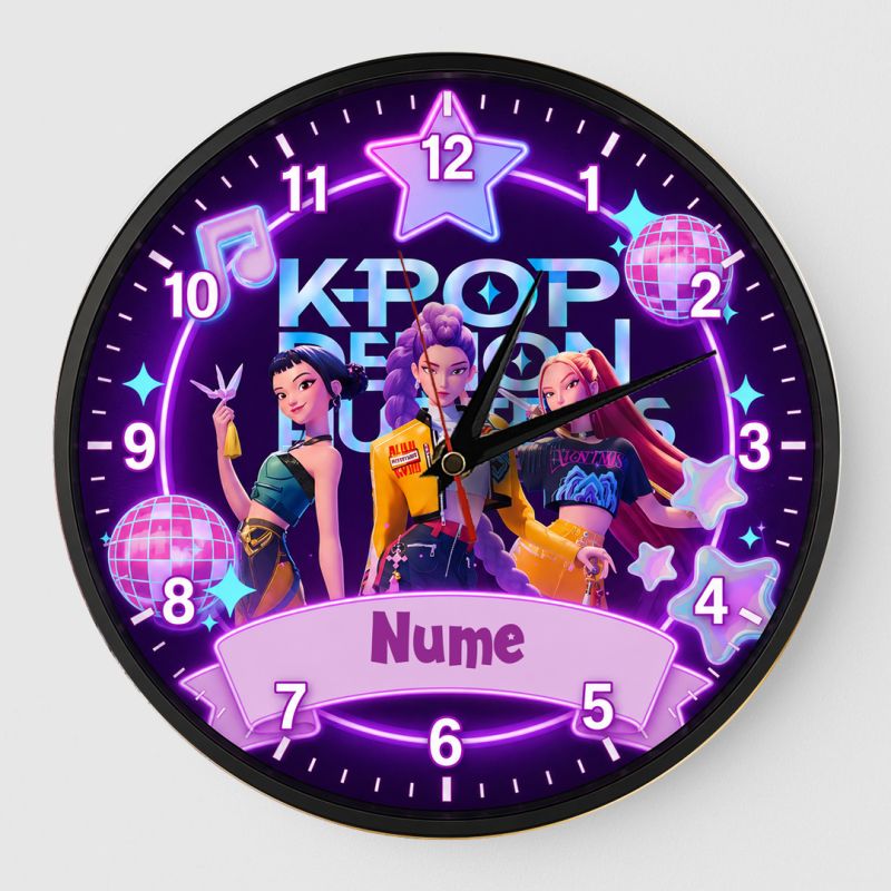 Ideal pentru: Fanii K-Pop Iubitorii universului Demon Hunters Cadouri de zi de naștere Adolescenți și tineri Colecționari de produse inspirate din filme și animații Transformă un simplu ceas într-o amintire unică, creată special pentru cineva care iubește muzica, aventura și personajele preferate din KPop Demon Hunters!